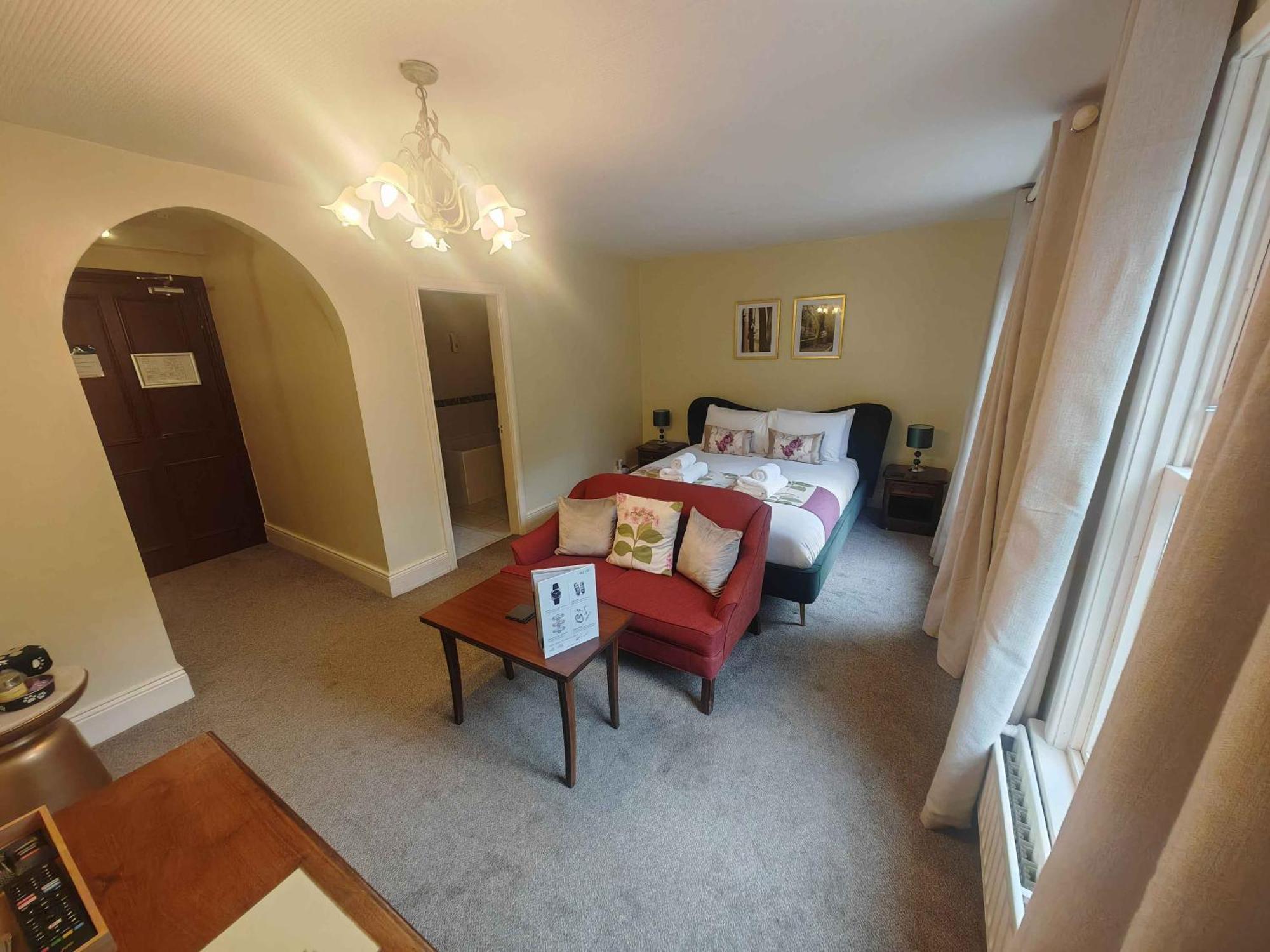 Hotel Lovelady Shield 3*