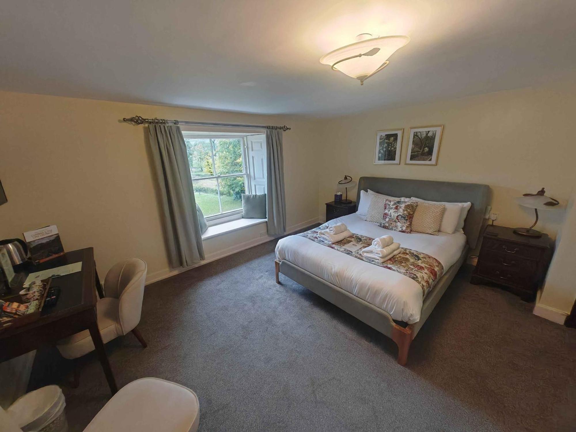 Hotel Lovelady Shield 3*