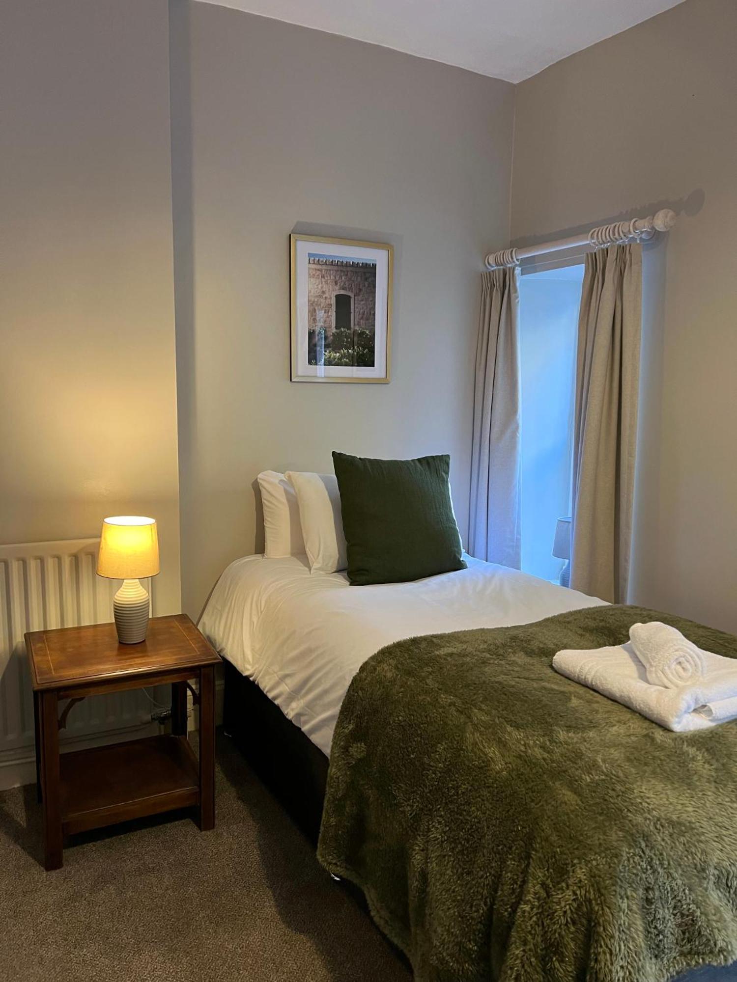 Lovelady Shield Hotel
