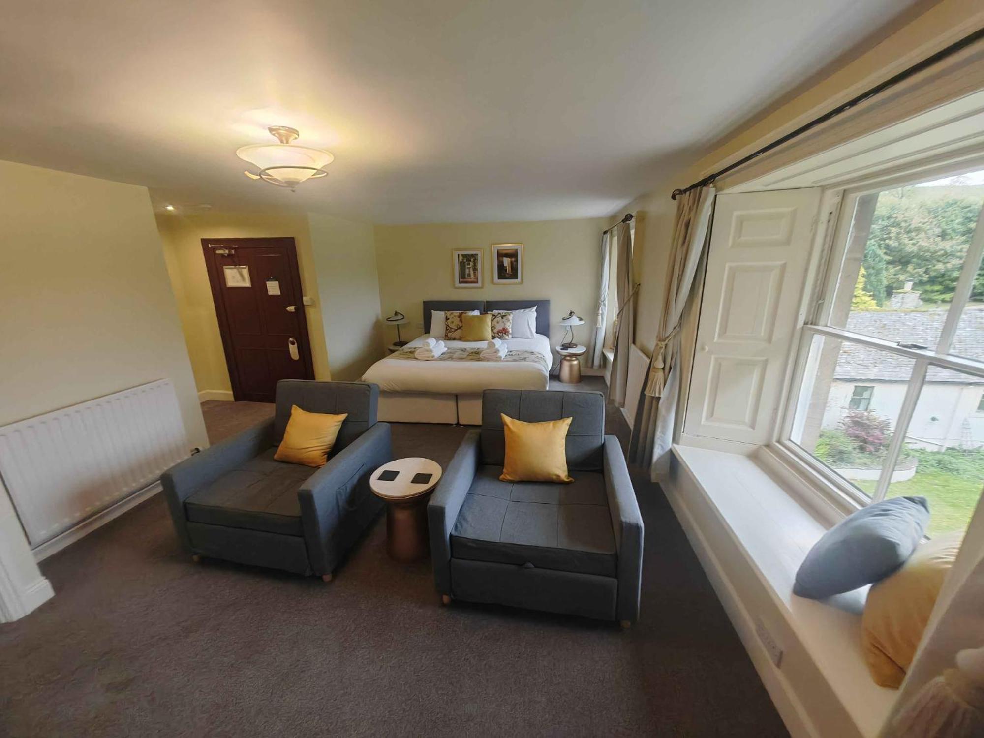 Hotel Lovelady Shield