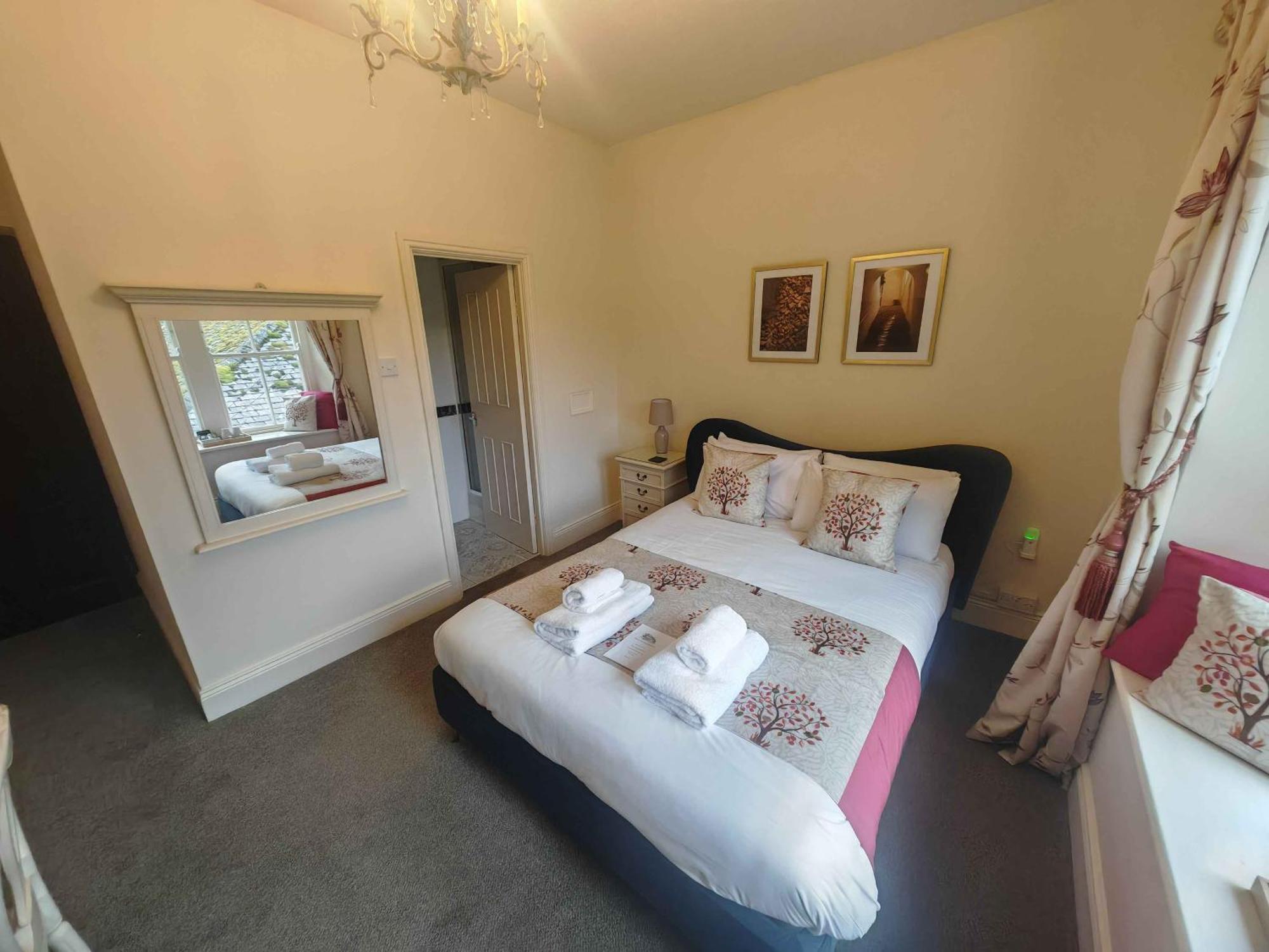 Hotel Lovelady Shield Alston