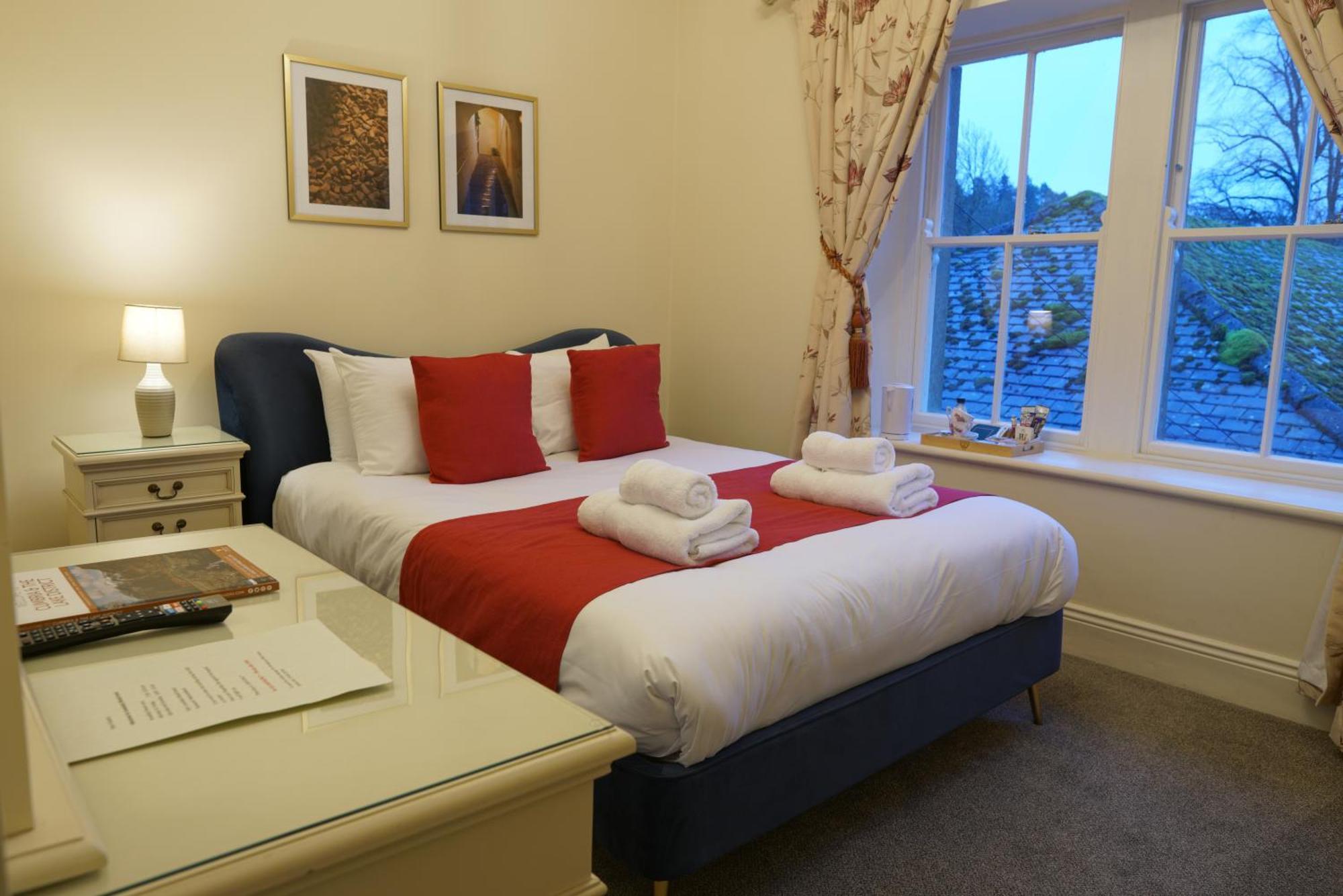 Hotel Lovelady Shield