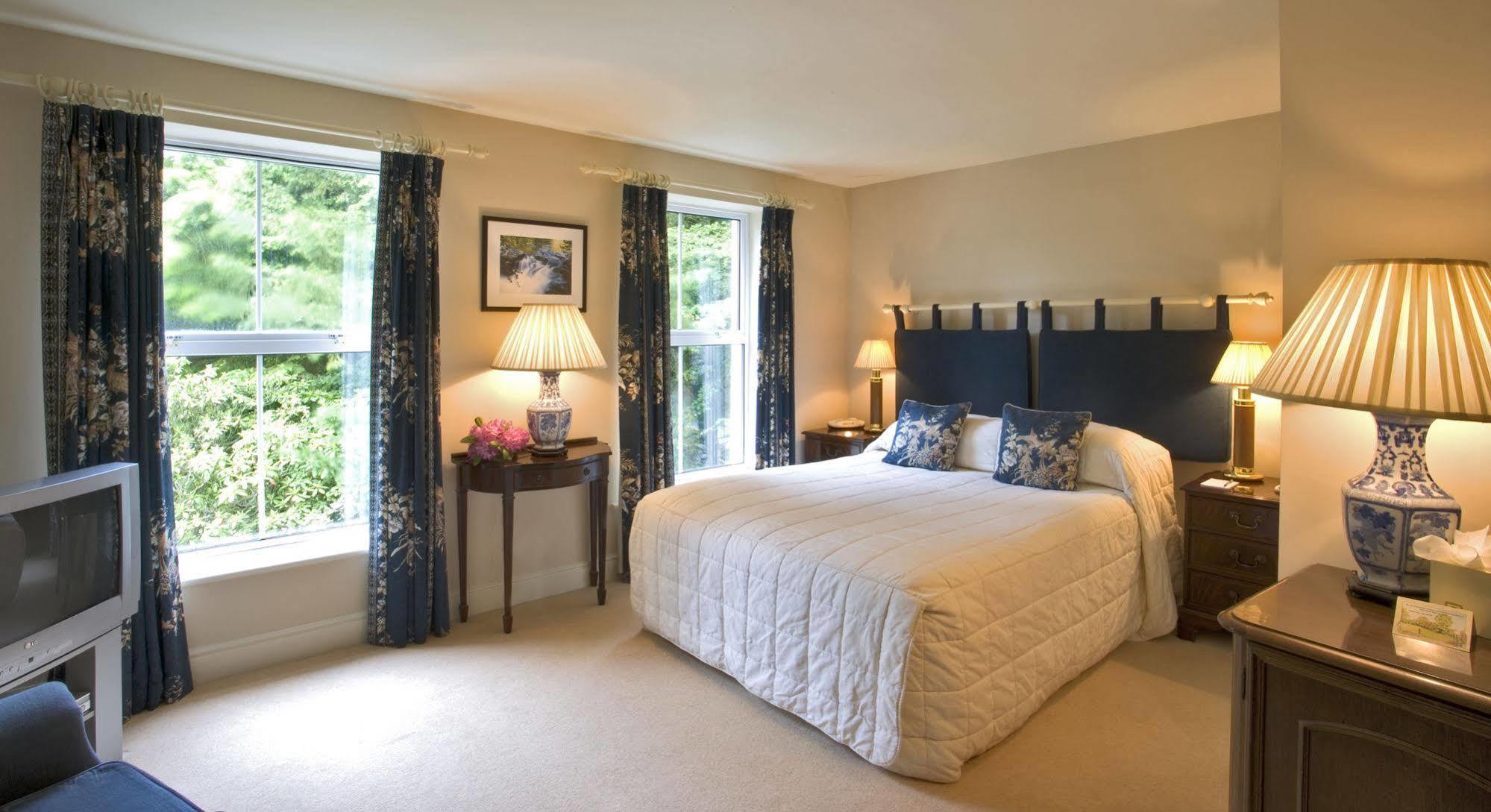 Hotel Lovelady Shield