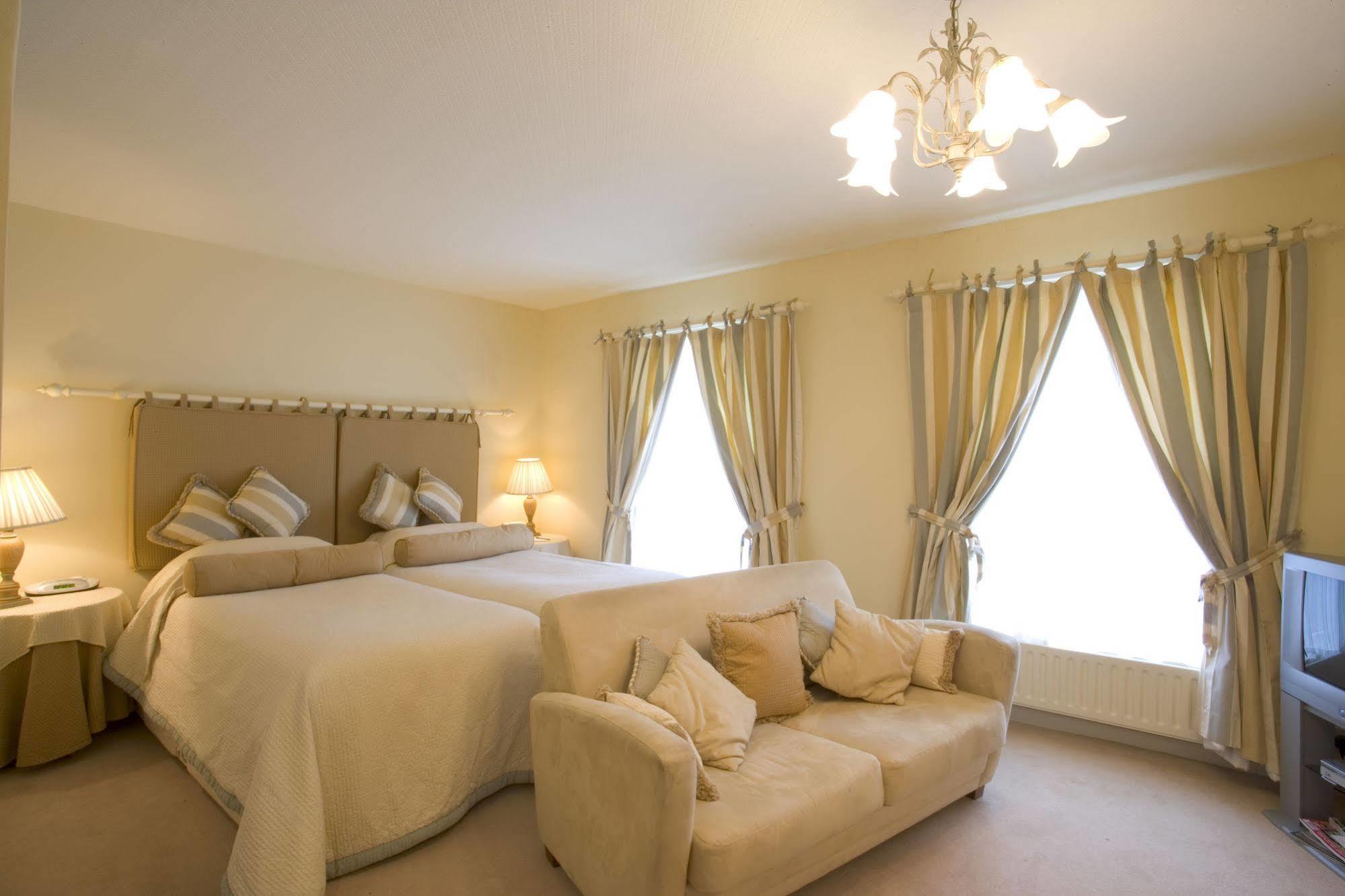 Hotel Lovelady Shield Alston
